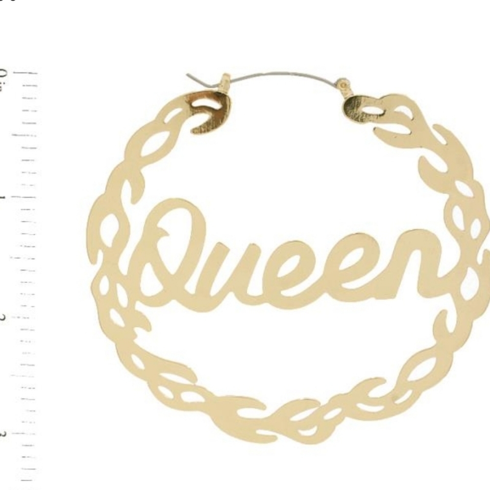 'QUEEN' within a circular design pierced goldtone statement piece Vegas party - Picture 4 of 5